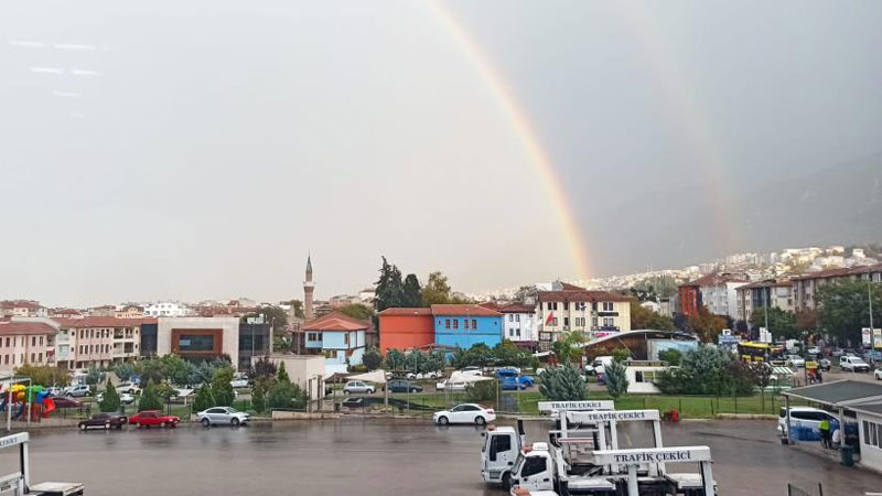 Bursa’da gökkuşağı büyüledi Bursa’da gökkuşağı büyüledi