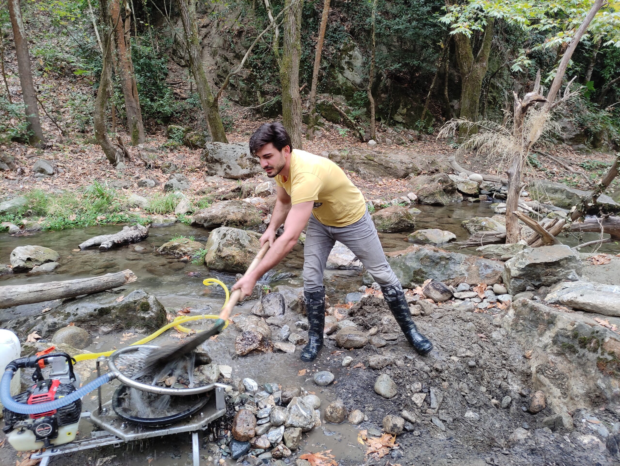 Uludağ’ın eteklerinde bakın ne arıyorlar?