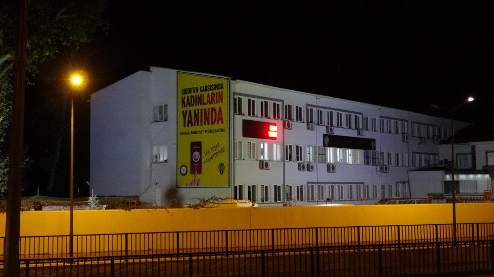 Bursa Emniyeti’nden kadınlara destek