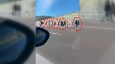 Görüntüler Bursa-İzmir otobanından… Afgan göçmenler kamerada