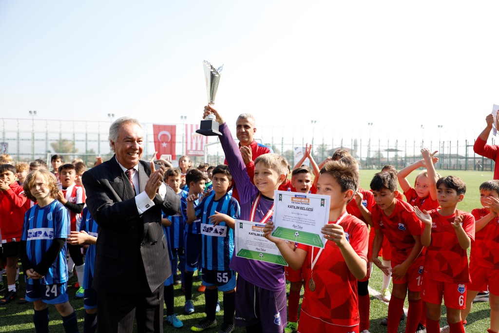 İnegöl futbol şölenine ev sahipliği yaptı