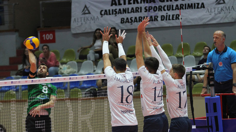 Bursa Büyükşehir Belediyespor Erkek Voleybol Takımı AXA Sigorta Efeler Ligi'ne
