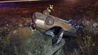 Bursa’da bisiklet ile çarpışan otomobil kanala uçtu