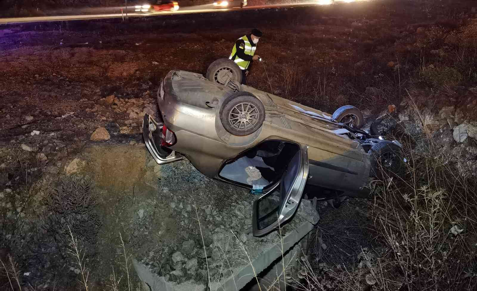 Bursa’da bisiklet ile çarpışan otomobil kanala uçtu