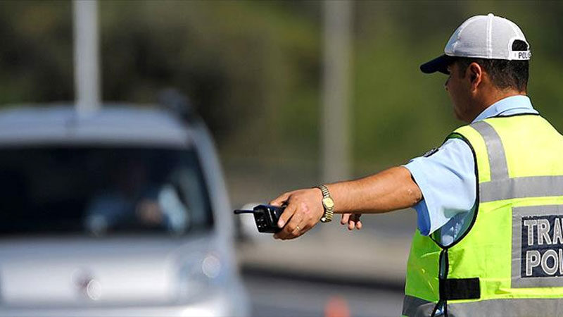 Bursa’nın İnegöl ilçesinde Trafik Ekipleri tarafından yaya geçitlerinde yayalara yol