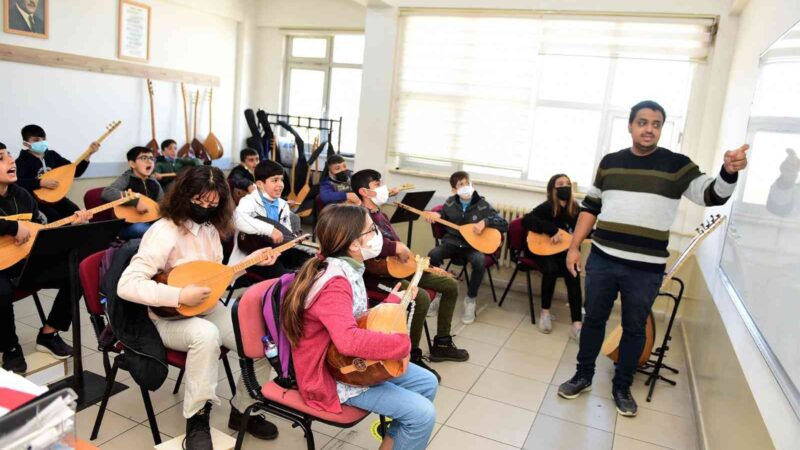 Yıldırım’da engeller ‘sanat’ ile aşılıyor Yıldırım Belediyesi Engelsiz Yaşam Okulu, 13 farklı dalda, 600 öğrenciye