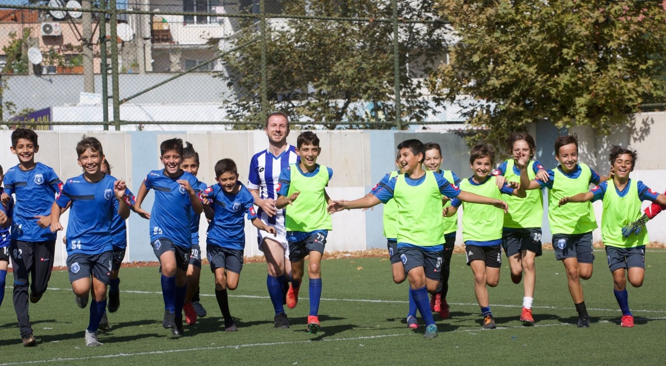 Bursa’da çocuklara dokunan kulüp! Sürpriz ziyaretçi… Bursa’da çocuklara dokunan kulüp! Sürpriz ziyaretçi…
