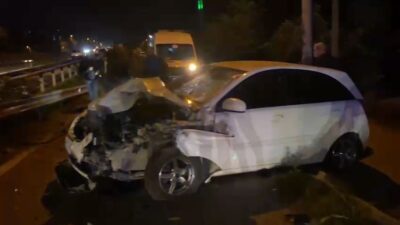 Bursa’da zincirleme kaza! Araçlardan biri evin duvarına çarptı