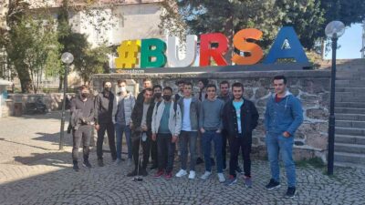 Gençlik Bursa’da yollarda