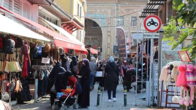 Bursalılar çarşıya akın etti