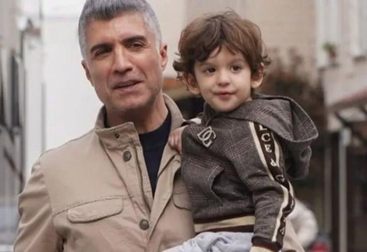 Özcan Deniz’den çok sert açıklama! “Sen evlatsın kredi kartı değilsin”