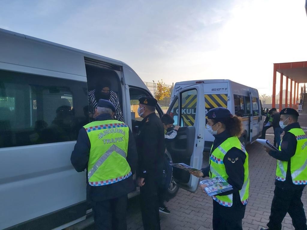 Bursa’da okul servislerine denetim Bursa’da okul servislerine denetim