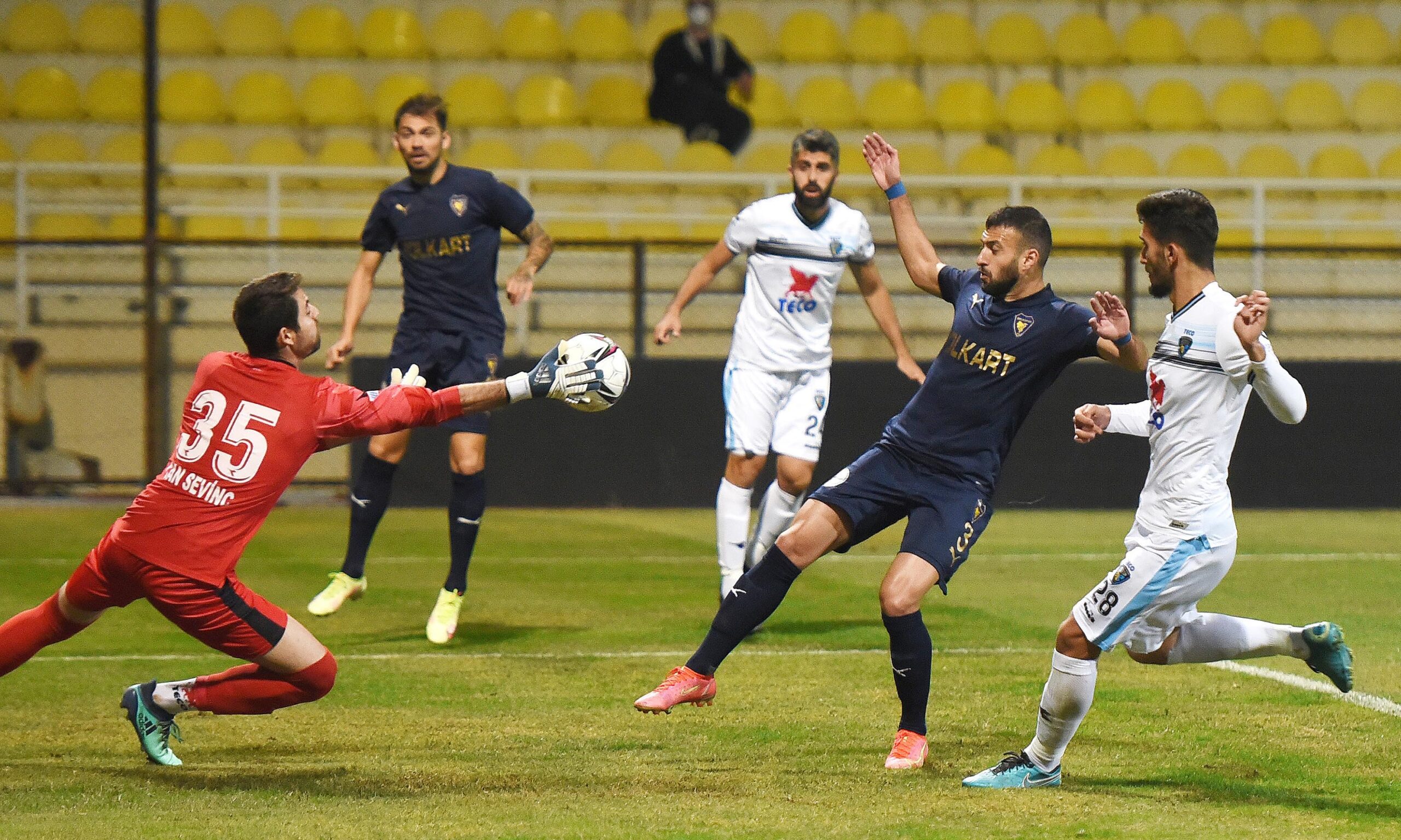 2.Lig’deki Bursa ekipleri tel tel dökülüyor! Tehlikeli bölgeye girdi…