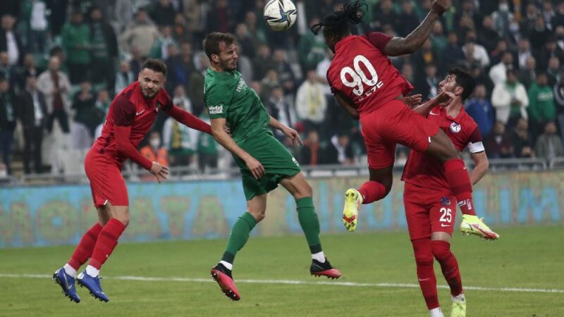 TFF 1.Lig'de 11. hafta sona erdi... Bursaspor'un üst üste 3.