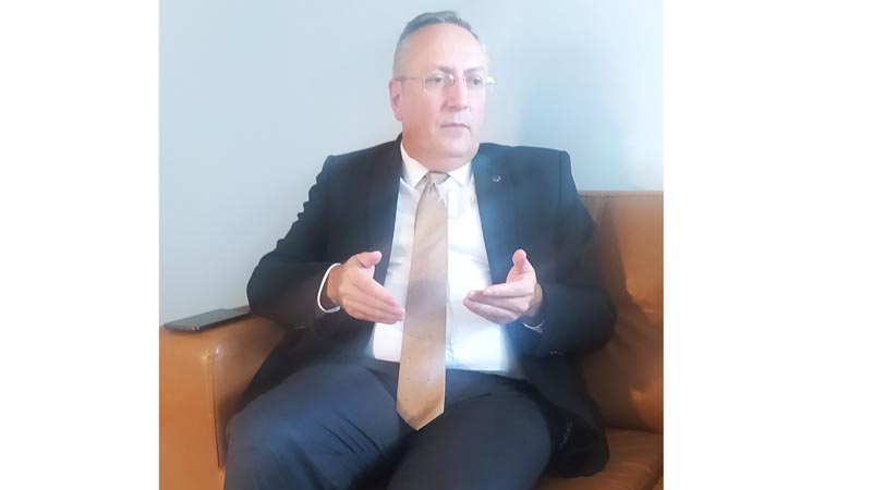 Krizin perde arkası bugün de Yıldız’dan: Yumruk değil, elinin tersiyle itme var!