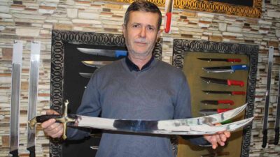 Bursa’da yenilmez kahramanların kılıçları böyle yapılıyor