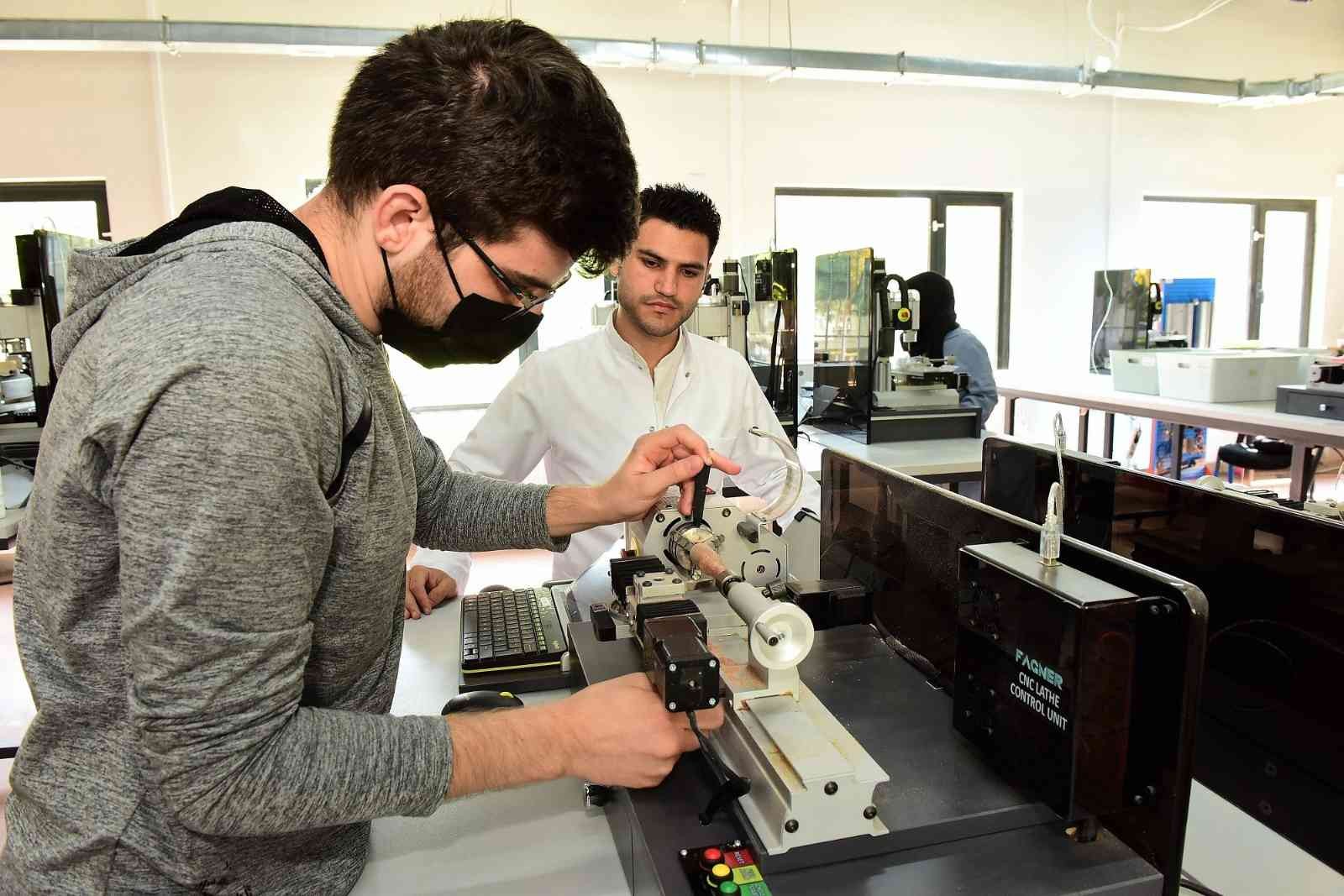 Yıldırımlı gençler meslek sahibi oluyor