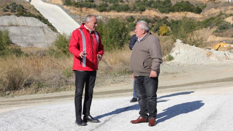 Gemlik Belediye Başkanı Mehmet Uğur Sertaslan, çevre köylerde vatandaşlar ile