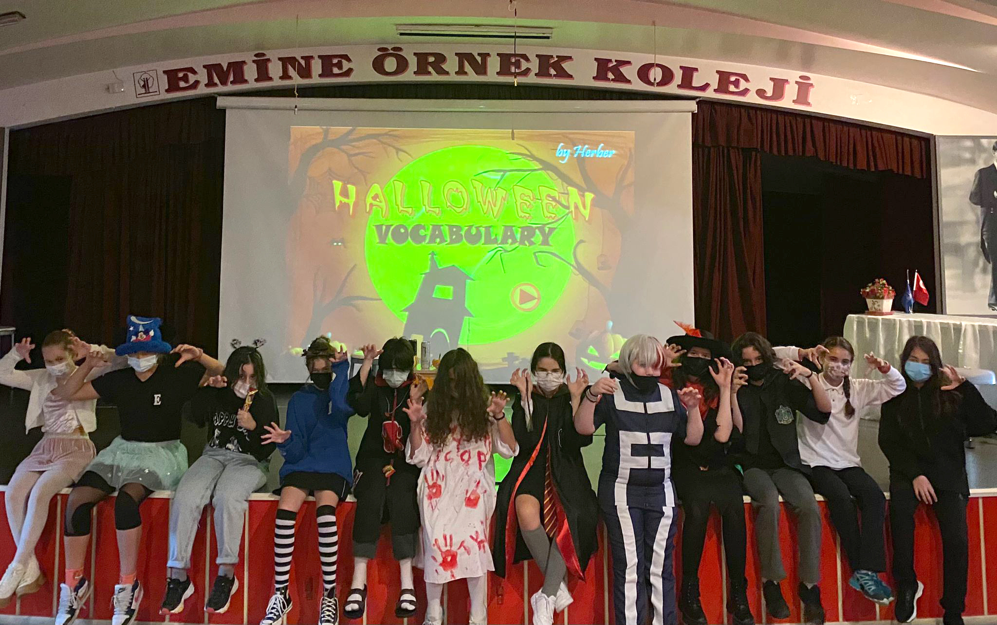 Emine Örnek okullarında “Halloween” etkinliği