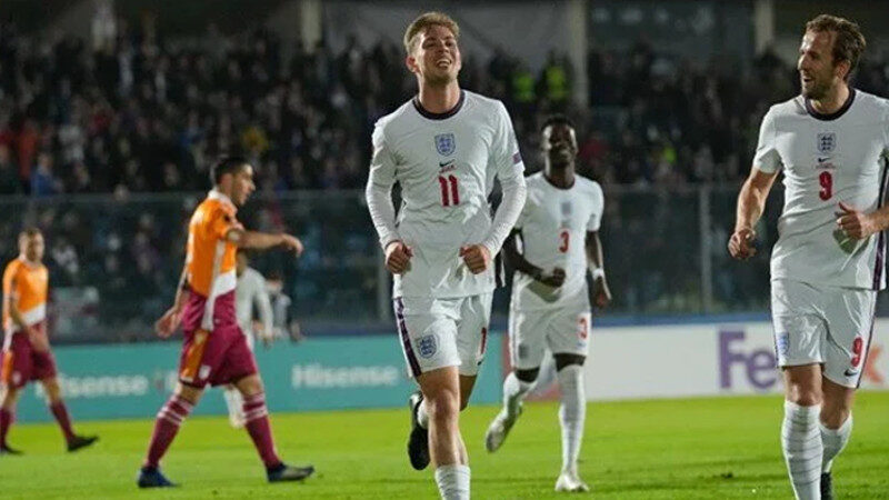 İsviçre C Grubu'nu, İngiltere de I Grubu'nu lider tamamlayarak turnuvaya