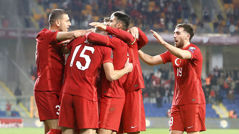 Yarın akşam Karadağ deplasmanında sahaya çıkacak olan ay yıldızlılar, Hollanda-Norveç