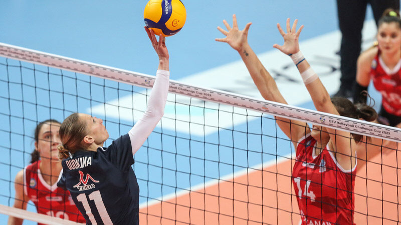 Voleybol Kadınlar CEV Challenge Kupası 16'lı finaller ilk maçında Nilüfer