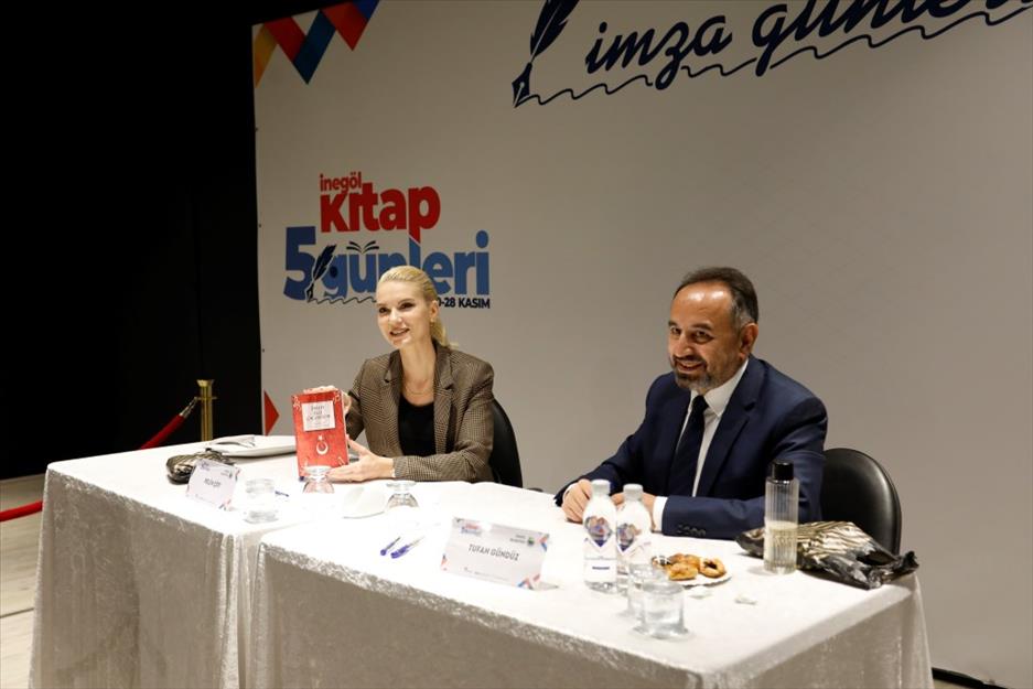 Kitap günlerinin finalini Pelin Çift yaptı 1 2668 kitap gunlerinin finalini pelin cift yapti f4c58c95 49df 4c24 ba3d d11f2e5e020e