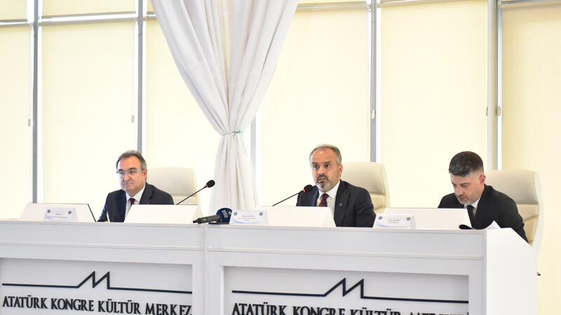 Bursa’da demokrasinin uç beyleri olan muhtarlarla zaman zaman buluşan Bursa