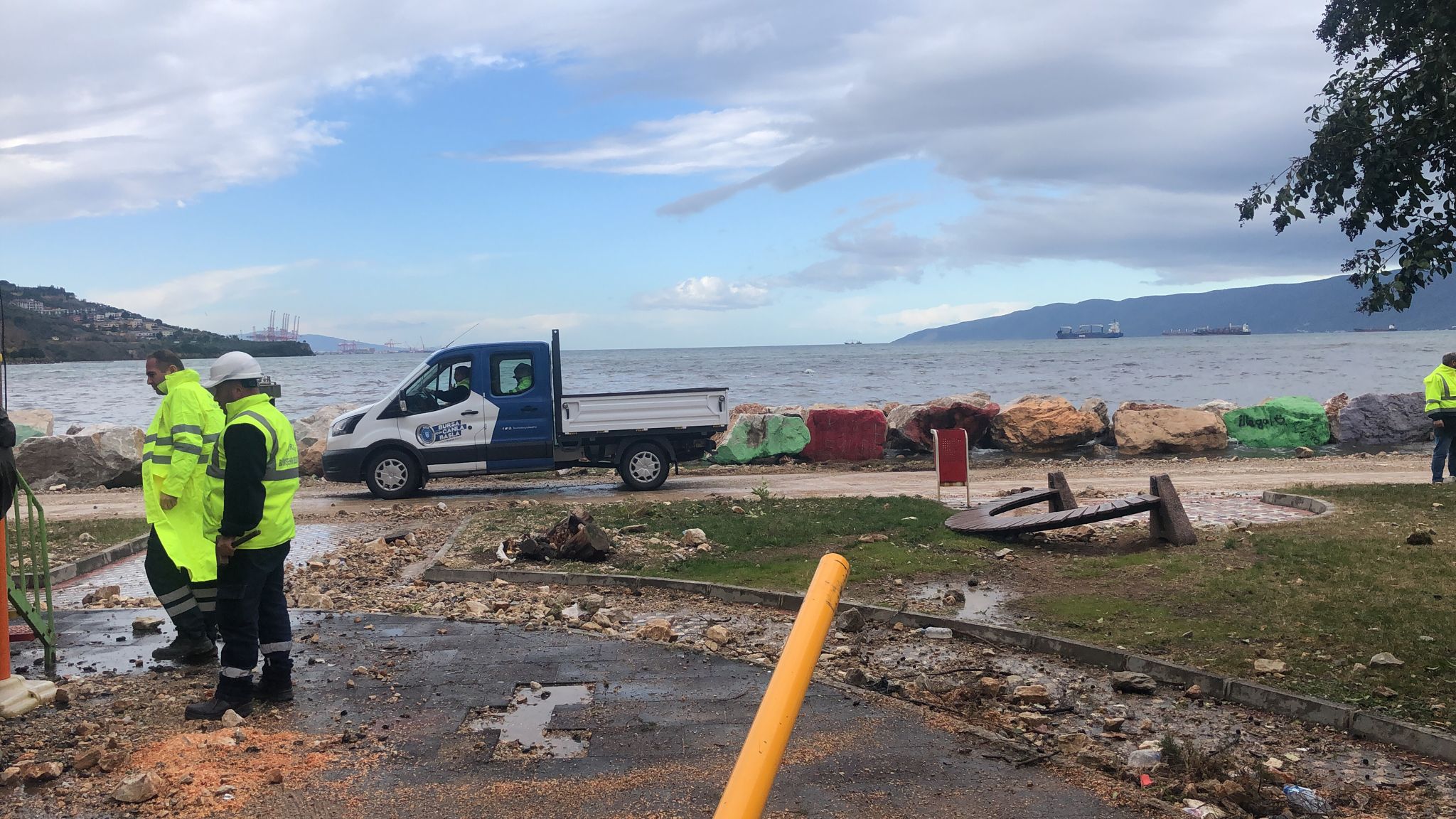 Büyükşehir’de lodos mesaisi Büyükşehir’de lodos mesaisi