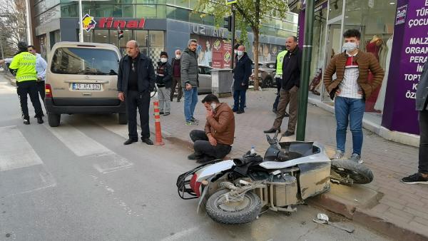 Bursa’da hafif ticari araç elektrikli bisiklete çarptı