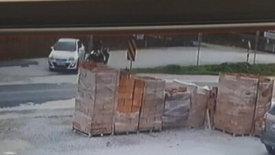 Bursa’da otomobille motosiklet çarpıştı: 2 yaralı