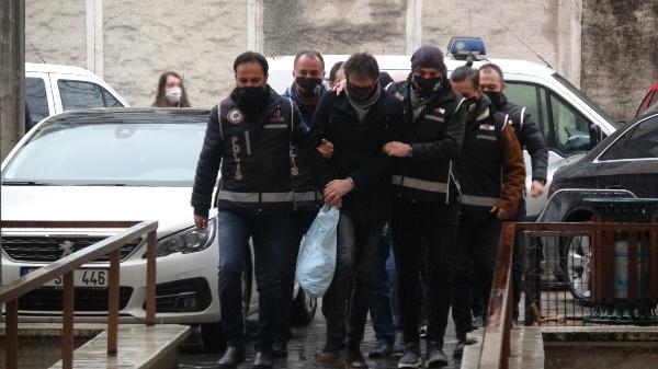 Bursa’da iğrenç tuzak! Uygunsuz fotoğrafını çekip… Bursa’da iğrenç tuzak! Uygunsuz fotoğrafını çekip…