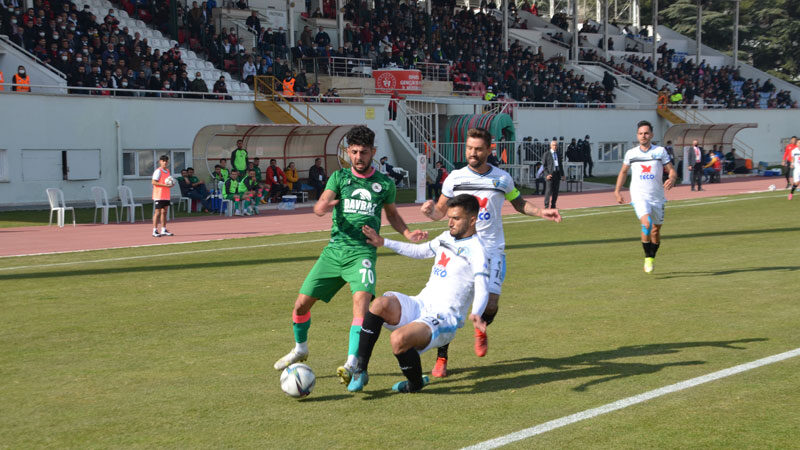 Isparta 32'ye deplasmanda farklı kaybeden Karacabey Belediylespor, üst üste üçüncü