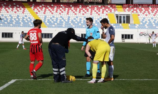 Maçta ilginç olay! Kalecinin başına öyle bir şey geldi ki…