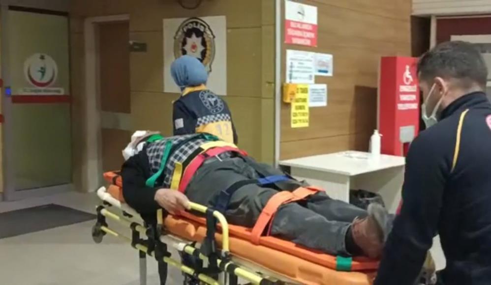 Bursa’da servis aracı inşaat temeline uçtu