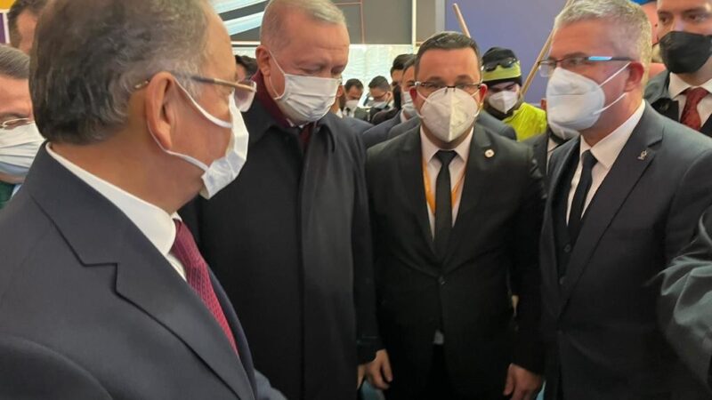 Festivalde duygusal anlar! Cumhurbaşkanı Recep Tayip Erdoğan ile buluşan Mustafakemalpaşalı otizmli ve engelli