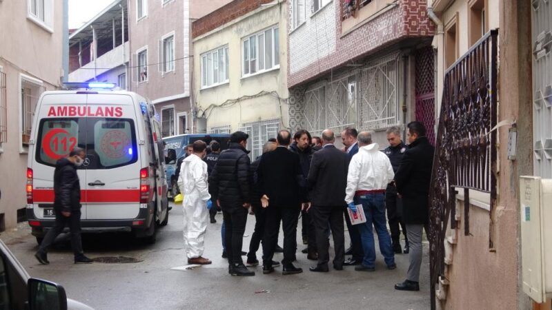 Bursa'da, aile bireylerine şiddet ihbarına giden polise bıçakla saldırdığı iddia