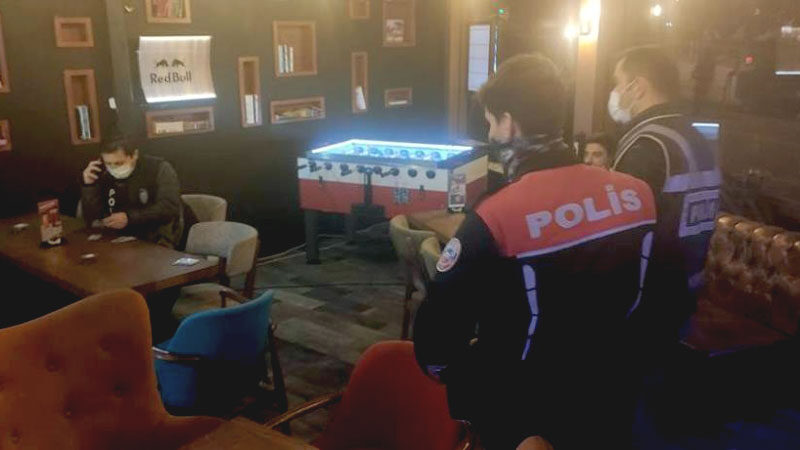 Bursa'da 250 polisin katılımıyla gerçekleştirilen asayiş uygulamasında, 1500 kişinin güvenlik