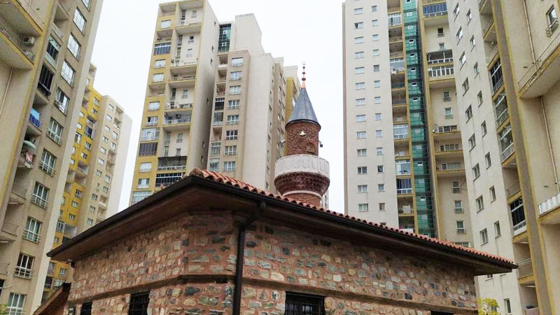 Bursa’da gökdelenlerin gölgesindeki tarih! Tam 700 yıllık Bursa’da gökdelenlerin gölgesindeki tarih! Tam 700 yıllık