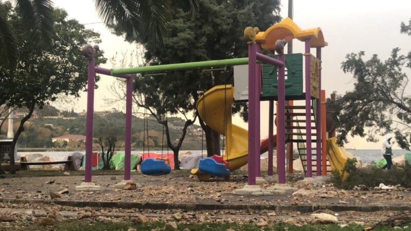 Gemlik’teki felaketin boyutu gün ağarınca ortaya çıktı Bursa'nın Gemlik ilçesinde dün gece yaşanan fırtına felaketinin verdiği zarar