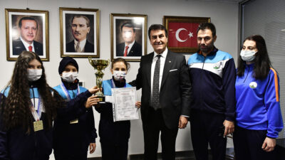 Başkan Dündar Rekortmen Atıcılarla Buluştu