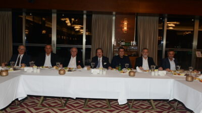 Cavit Çağlar eski dostlarıyla hasret giderdi… Mövenpick Hotel’de özel buluşma…