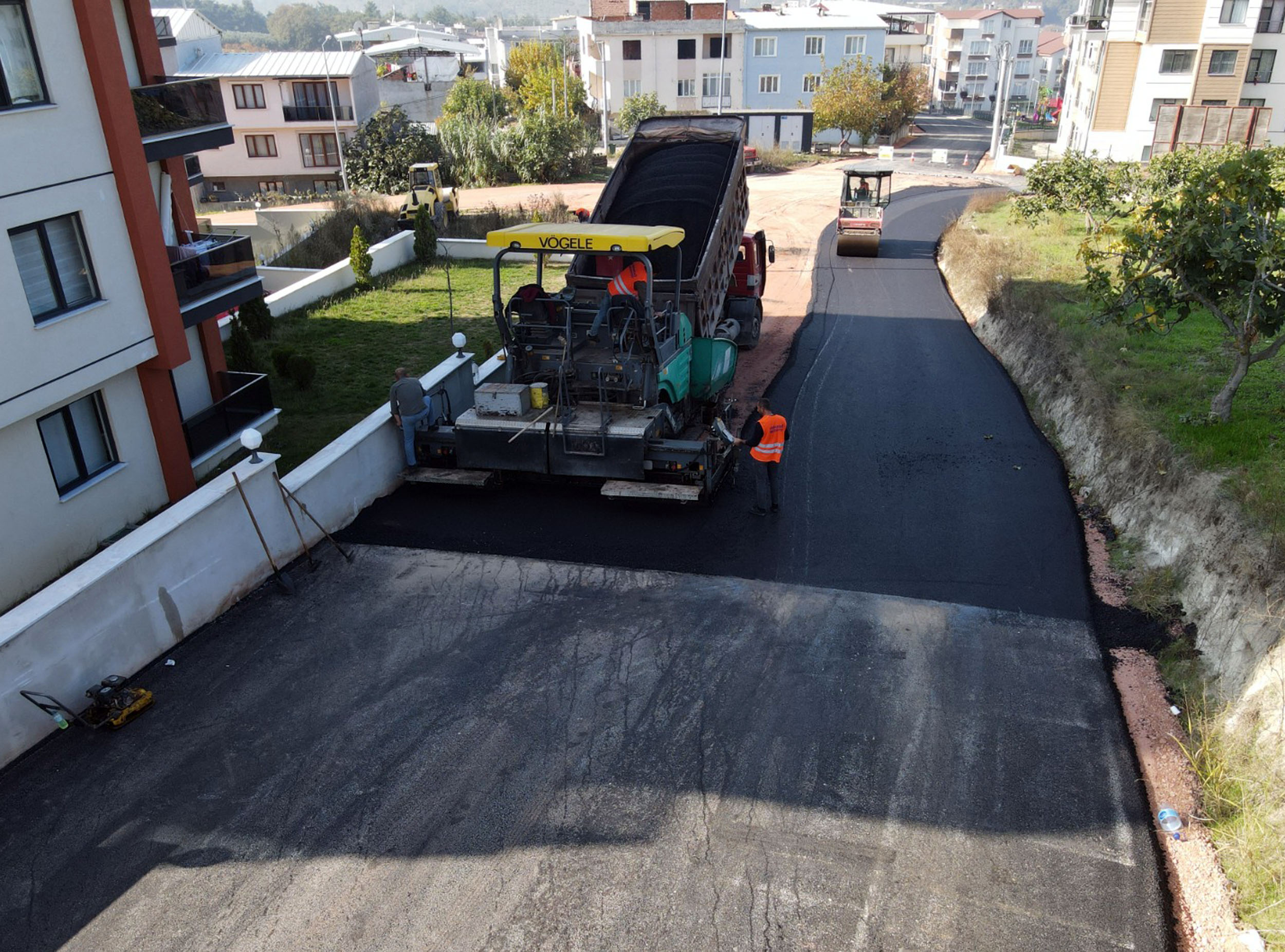 Osmangazi’de asfaltsız yol kalmıyor