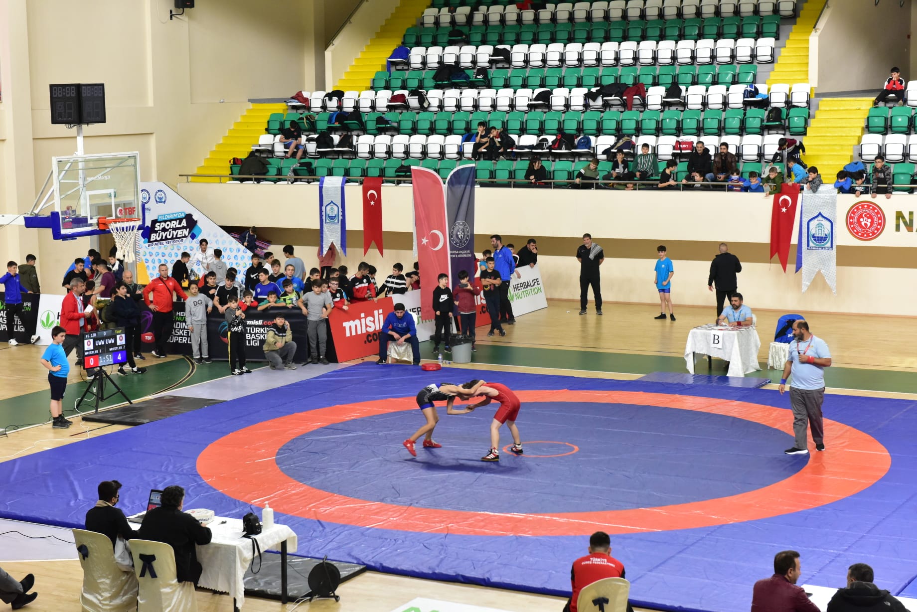 Minik güreşçiler Yıldırım’da mindere çıktı Minik güreşçiler Yıldırım’da mindere çıktı