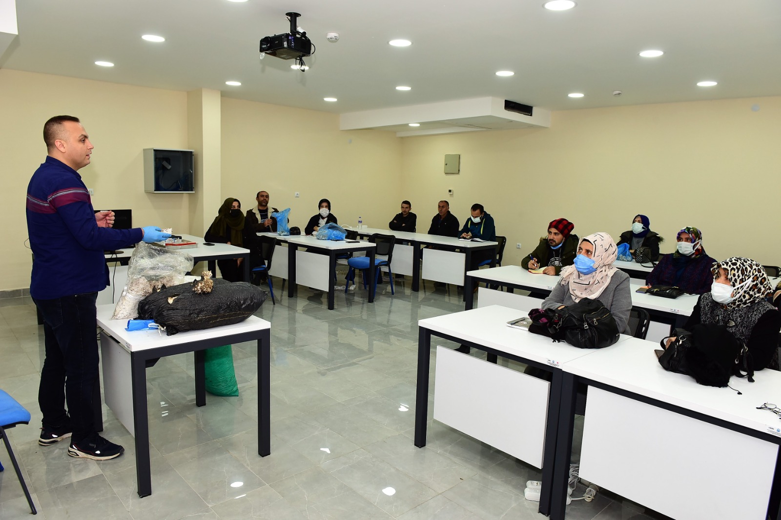 Yıldırım’dan girişimci adaylarına mantarcılık kursu Yıldırım’dan girişimci adaylarına mantarcılık kursu