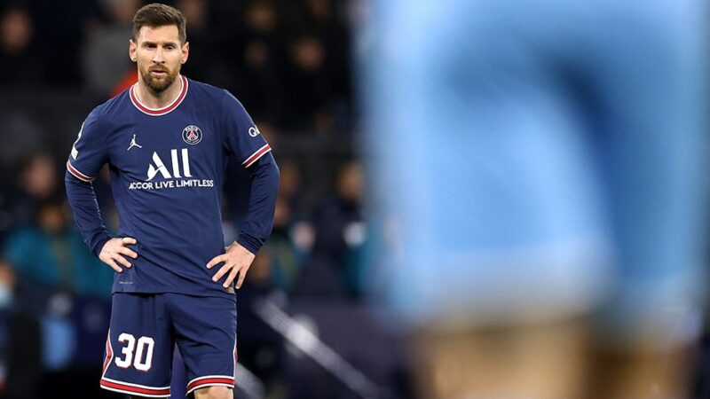 Lionel Messi'ye yönetilen eleştirilere bir yenisi eklendi. Hollanda futbolunun unutulmaz