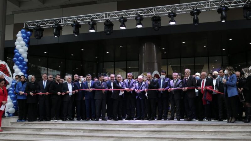 Bursa’nın yeni eğlence merkezi! Parkur’a görkemli açılış… Bursa’nın en eğlenceli merkezlerinden biri olacak Parkur Bursa Eğlence ve