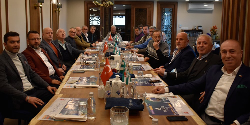 Bursaspor’da önemli zirve! Bursaspor’da önemli zirve!