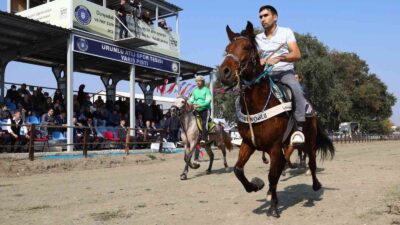 Bursa’da rahvan atlar Cumhuriyet için koştu