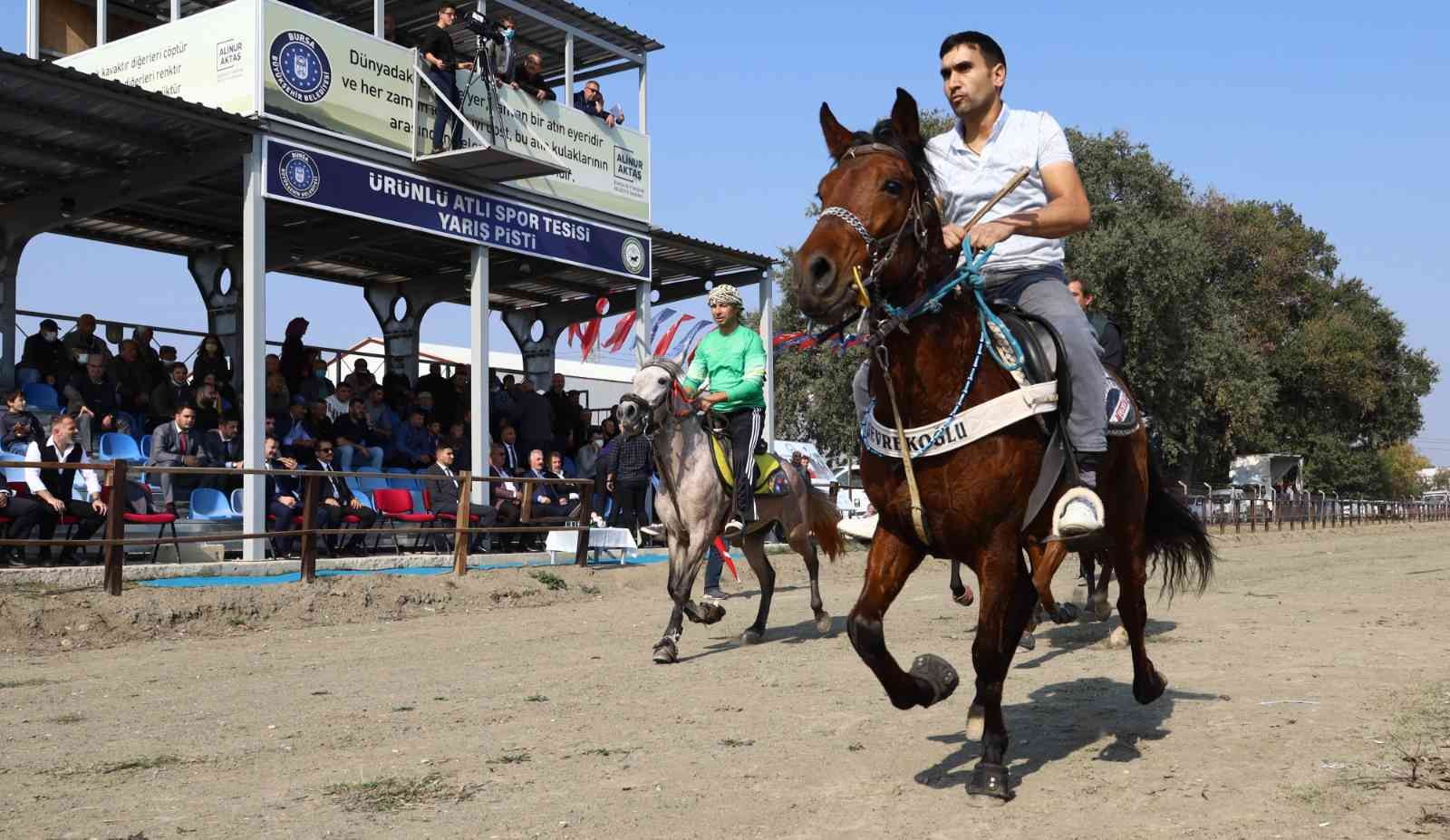 Bursa’da rahvan atlar Cumhuriyet için koştu